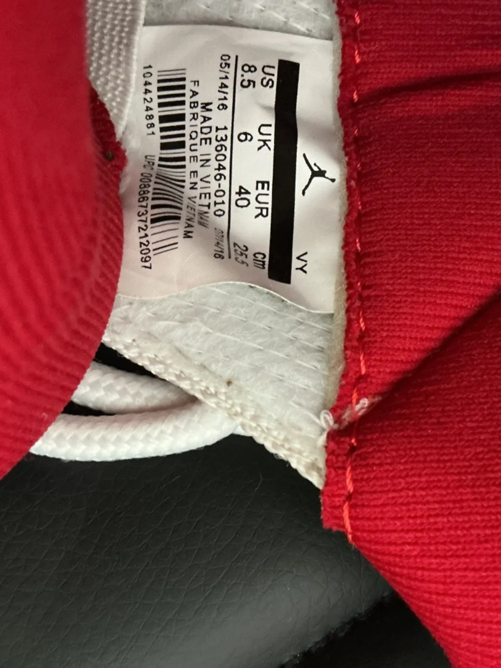 Nike Air Jordan 11 Retro Cherry Red White Men’s Size 8.5 378040-101